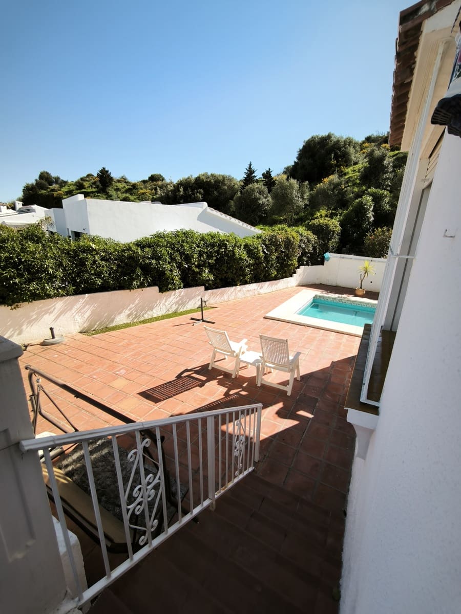 5 bedroom Villa for sale in Cerro del Aguila with pool garage - € 895,000 (Ref: 9687409)