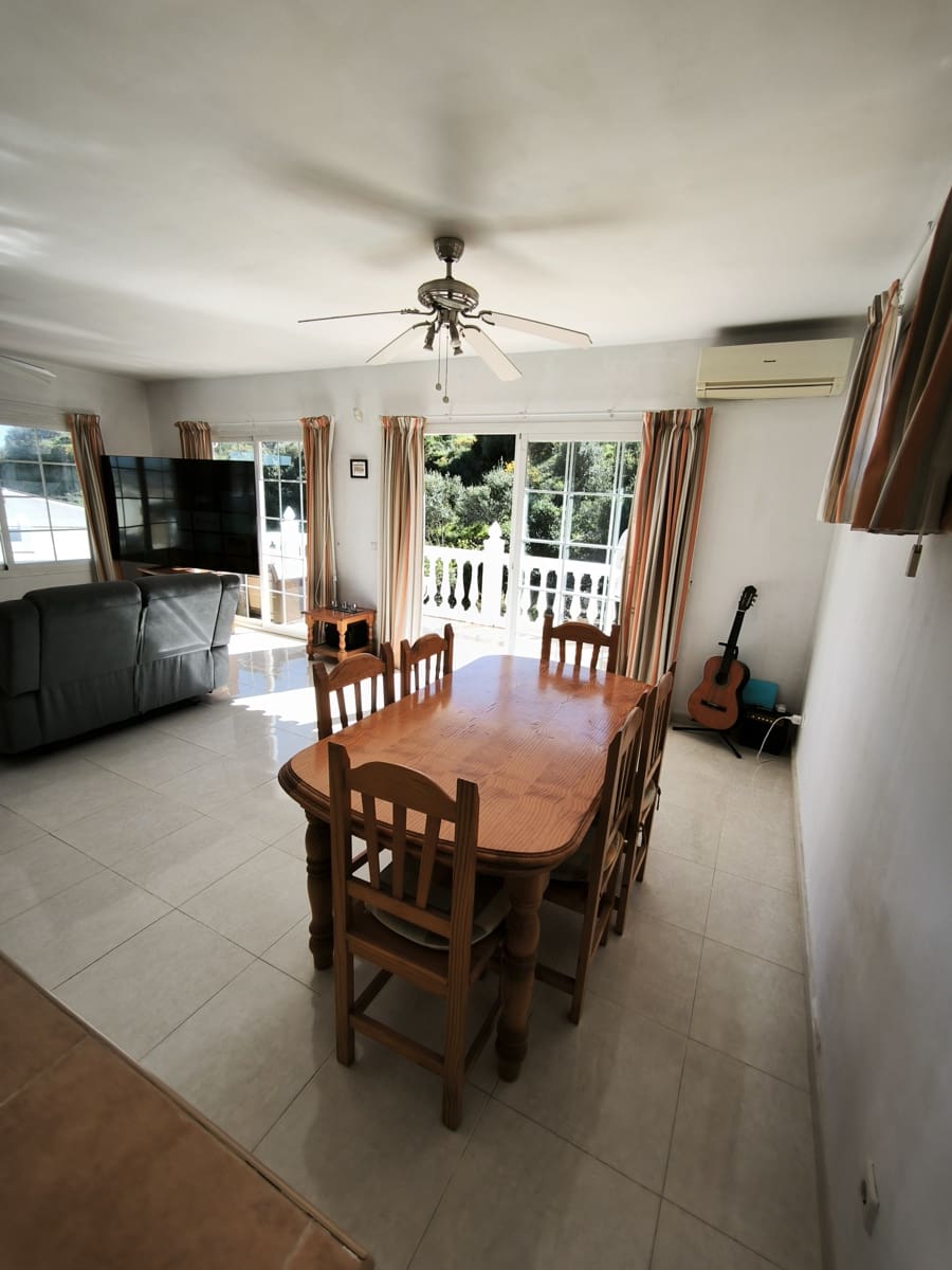 5 bedroom Villa for sale in Cerro del Aguila with pool garage - € 895,000 (Ref: 9687409)