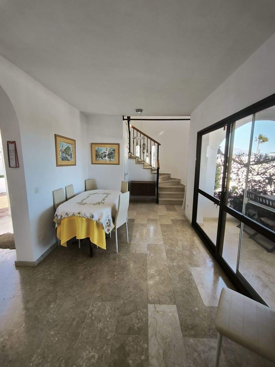 5 bedroom Villa for sale in Cerro del Aguila with pool garage - € 895,000 (Ref: 9687409)