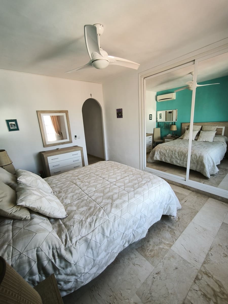 5 bedroom Villa for sale in Cerro del Aguila with pool garage - € 895,000 (Ref: 9687409)