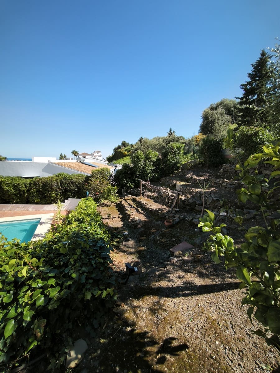 5 bedroom Villa for sale in Cerro del Aguila with pool garage - € 895,000 (Ref: 9687409)