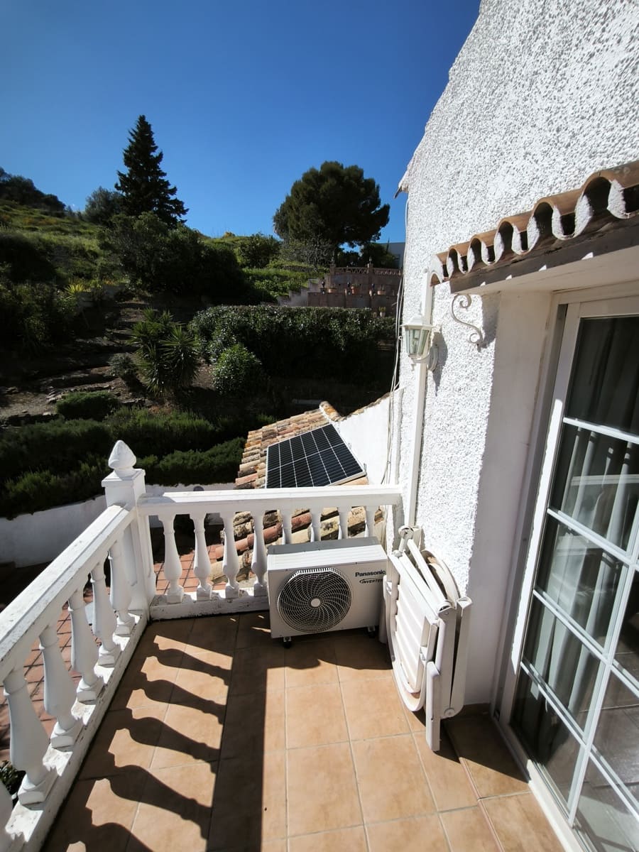 5 bedroom Villa for sale in Cerro del Aguila with pool garage - € 895,000 (Ref: 9687409)