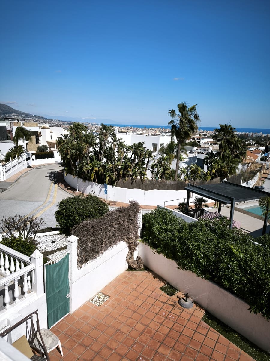 5 bedroom Villa for sale in Cerro del Aguila with pool garage - € 895,000 (Ref: 9687409)