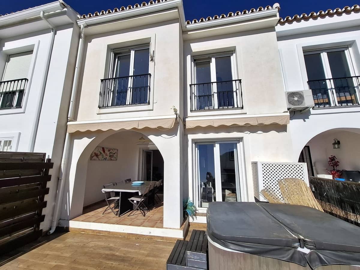 3 sovrum Hus till salu i Mijas med pool - 369 000 € (Ref: 9687466)