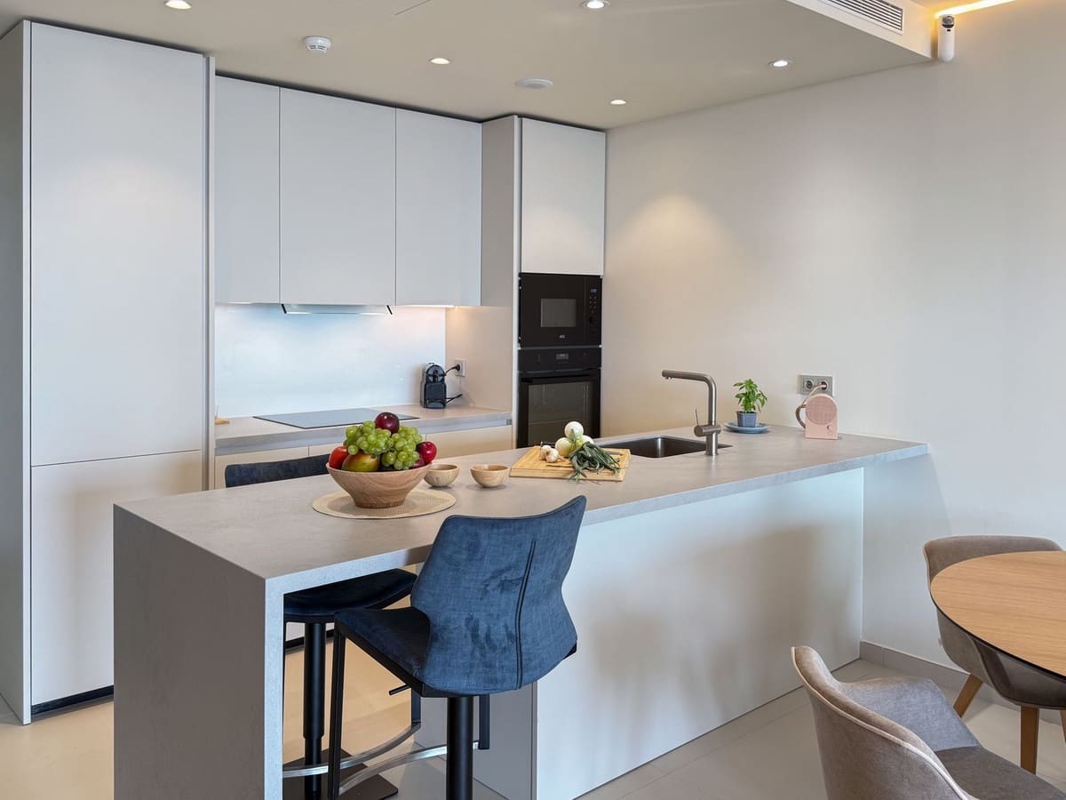 2 slaapkamer Penthouse te koop in Fuengirola met zwembad - € 749.000 (Ref: 9688447)