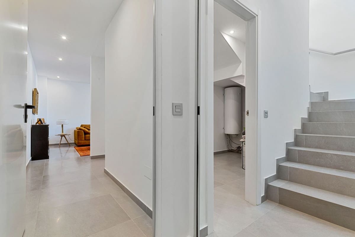 3 slaapkamer Huis te koop in Fuengirola met zwembad garage - € 765.000 (Ref: 9688450)