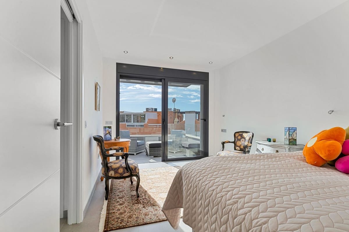 3 slaapkamer Huis te koop in Fuengirola met zwembad garage - € 765.000 (Ref: 9688450)