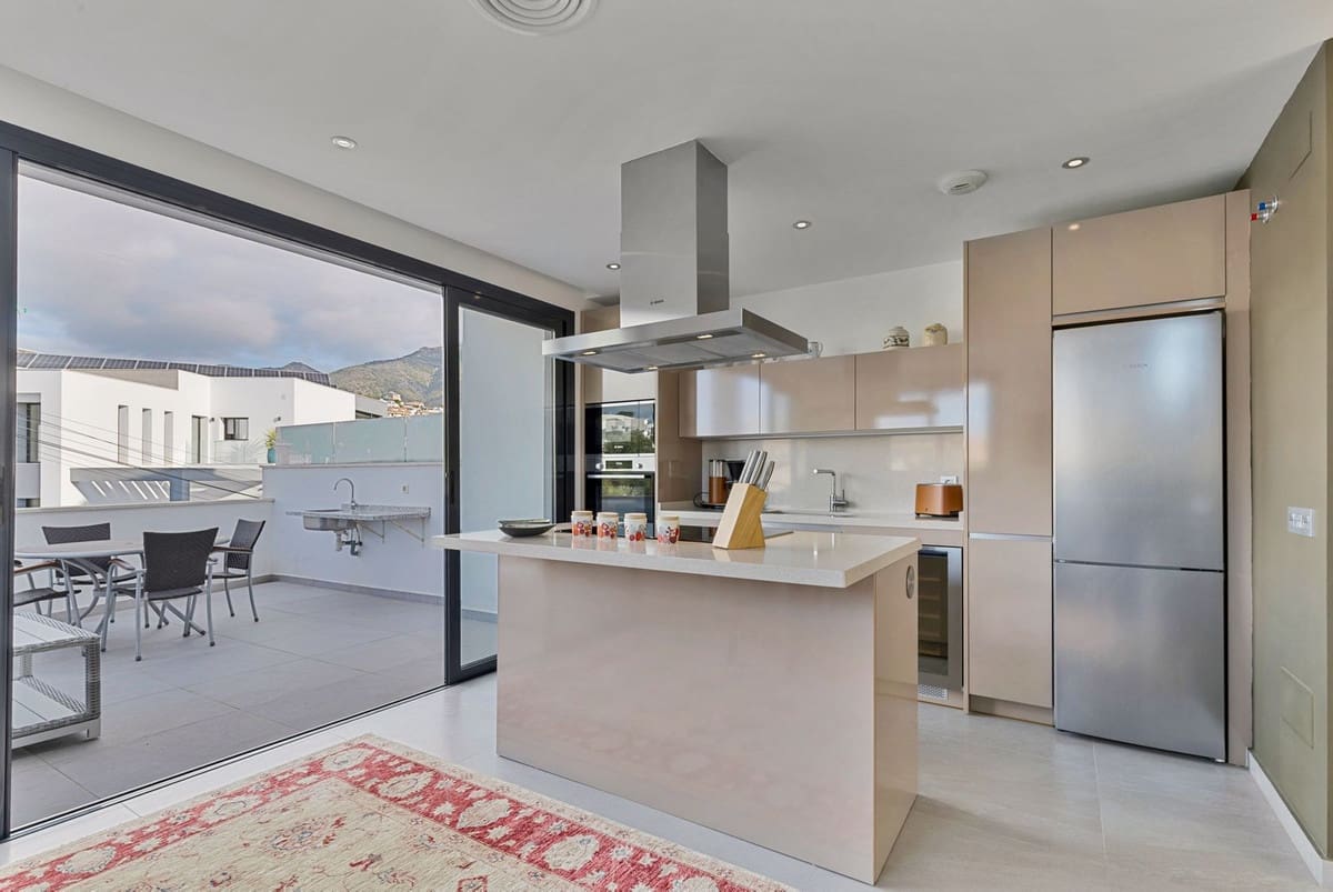 3 slaapkamer Huis te koop in Fuengirola met zwembad garage - € 765.000 (Ref: 9688450)