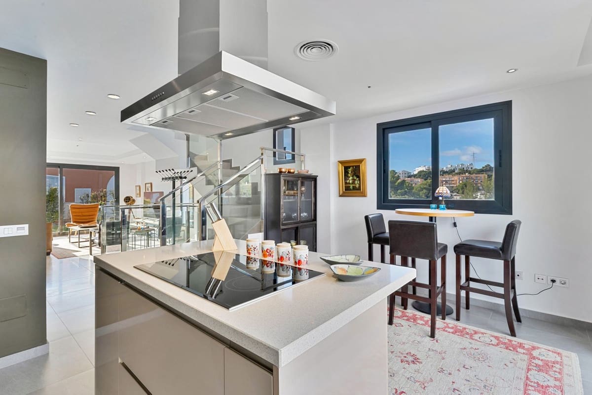 3 slaapkamer Huis te koop in Fuengirola met zwembad garage - € 765.000 (Ref: 9688450)