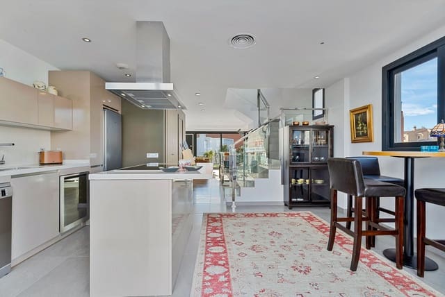 3 slaapkamer Huis te koop in Torreblanca, Fuengirola met zwembad garage - € 765.000 (Ref: 9688450)