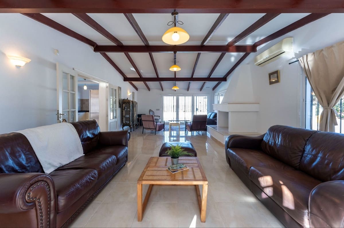 9 soverom Villa til salgs i Alhaurin el Grande med svømmebasseng garasje - € 995 000 (Ref: 9688451)