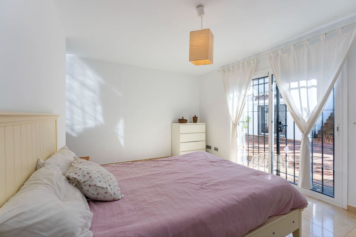 9 soverom Villa til salgs i Alhaurin el Grande med svømmebasseng garasje - € 995 000 (Ref: 9688451)