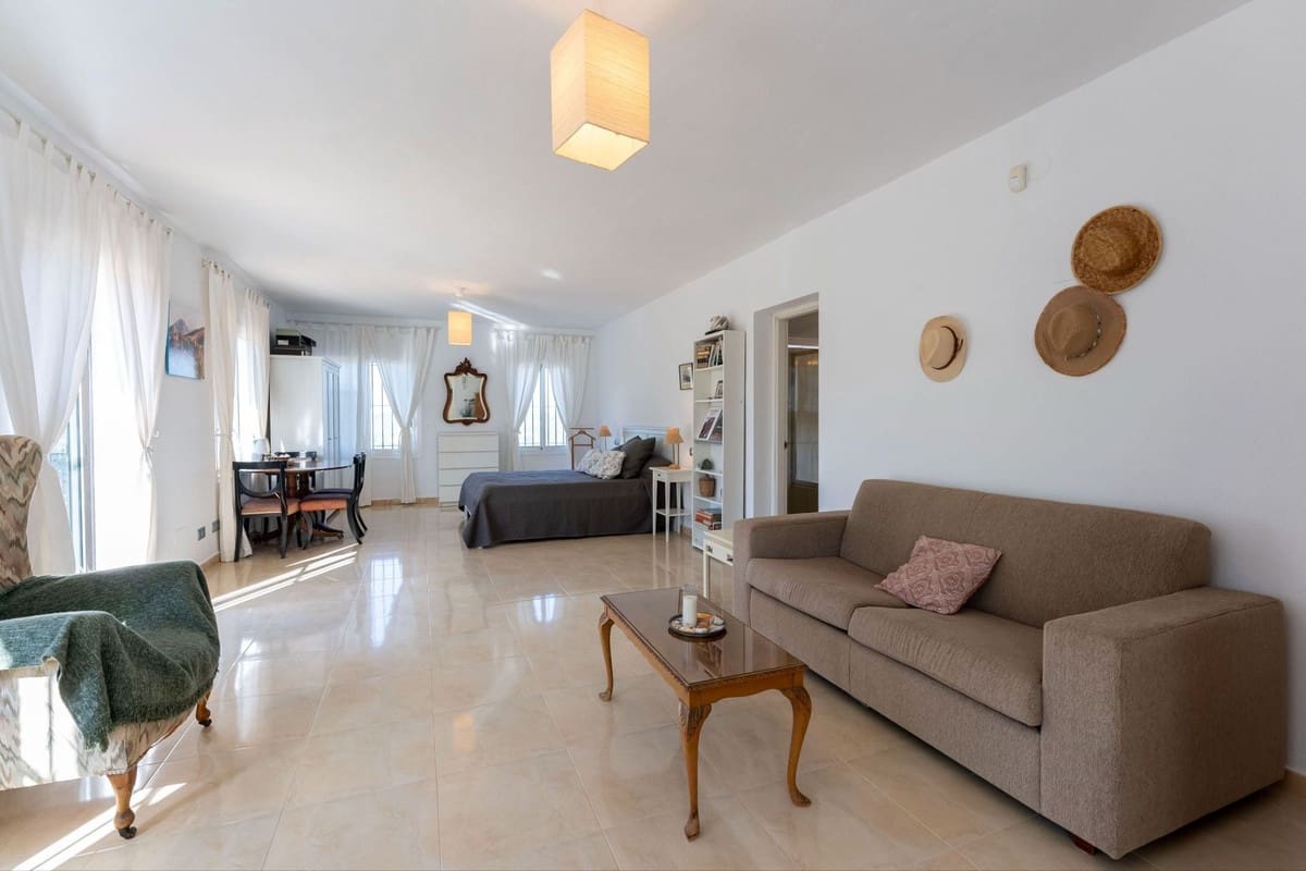 9 soverom Villa til salgs i Alhaurin el Grande med svømmebasseng garasje - € 995 000 (Ref: 9688451)