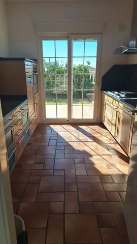 3 soverom Villa til salgs i El Chaparral - La Siesta - La Torreta, Torrevieja med svømmebasseng garasje - € 795 000 (Ref: 9688500)