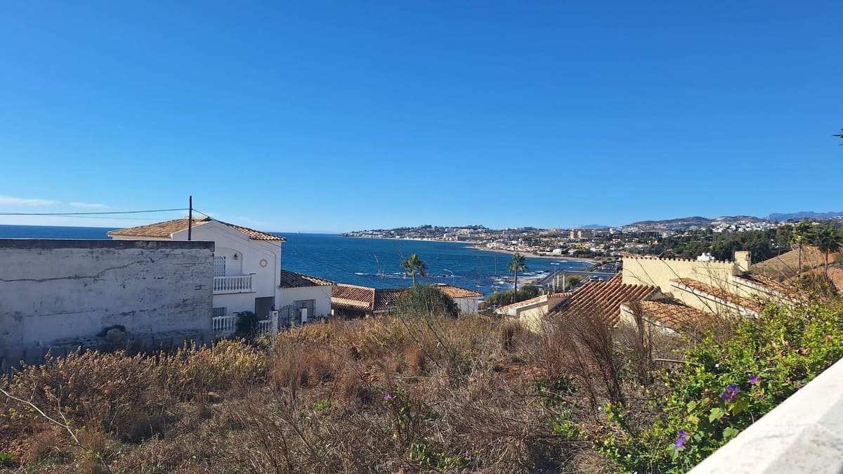 3 soverom Villa til salgs i Torrevieja med svømmebasseng garasje - € 795 000 (Ref: 9688500)