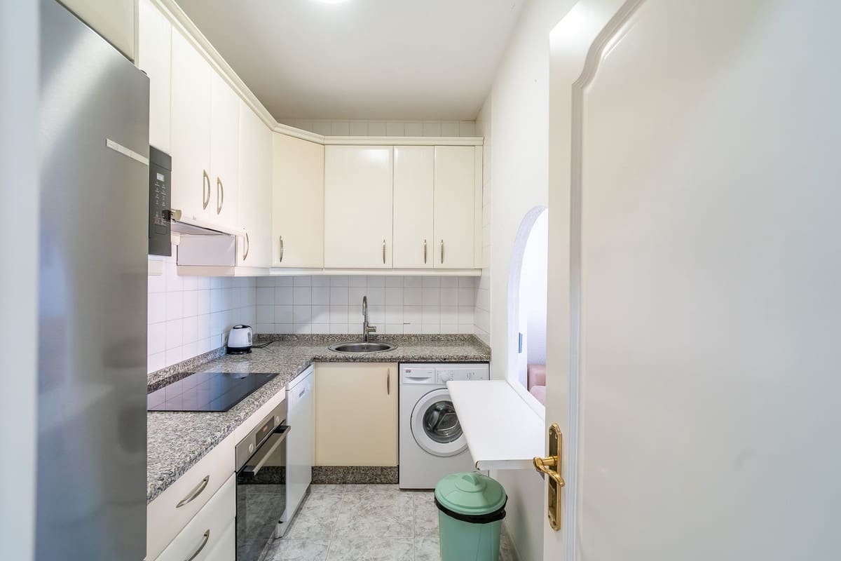 1 slaapkamer Strandappartement te koop in Fuengirola met garage - € 322.500 (Ref: 9688542)