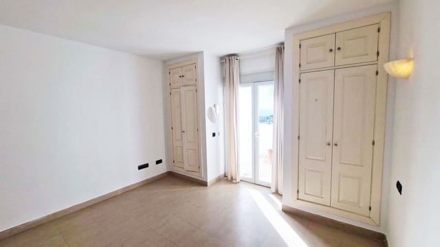 2 slaapkamer Appartement te koop in Benalmadena Costa, Benalmádena met zwembad garage - € 557.000 (Ref: 9699316)