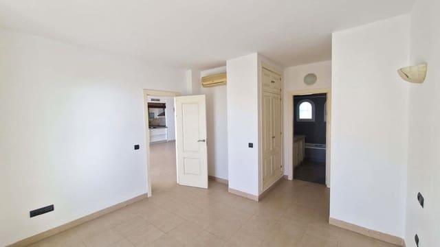 2 slaapkamer Appartement te koop in Benalmadena Costa, Benalmádena met zwembad garage - € 557.000 (Ref: 9699316)