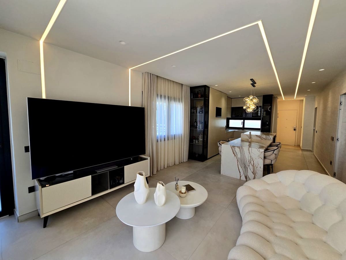 2 Zimmer Penthouse zu verkaufen in La Cala de Mijas mit Pool - 595.000 € (Ref: 9699323)