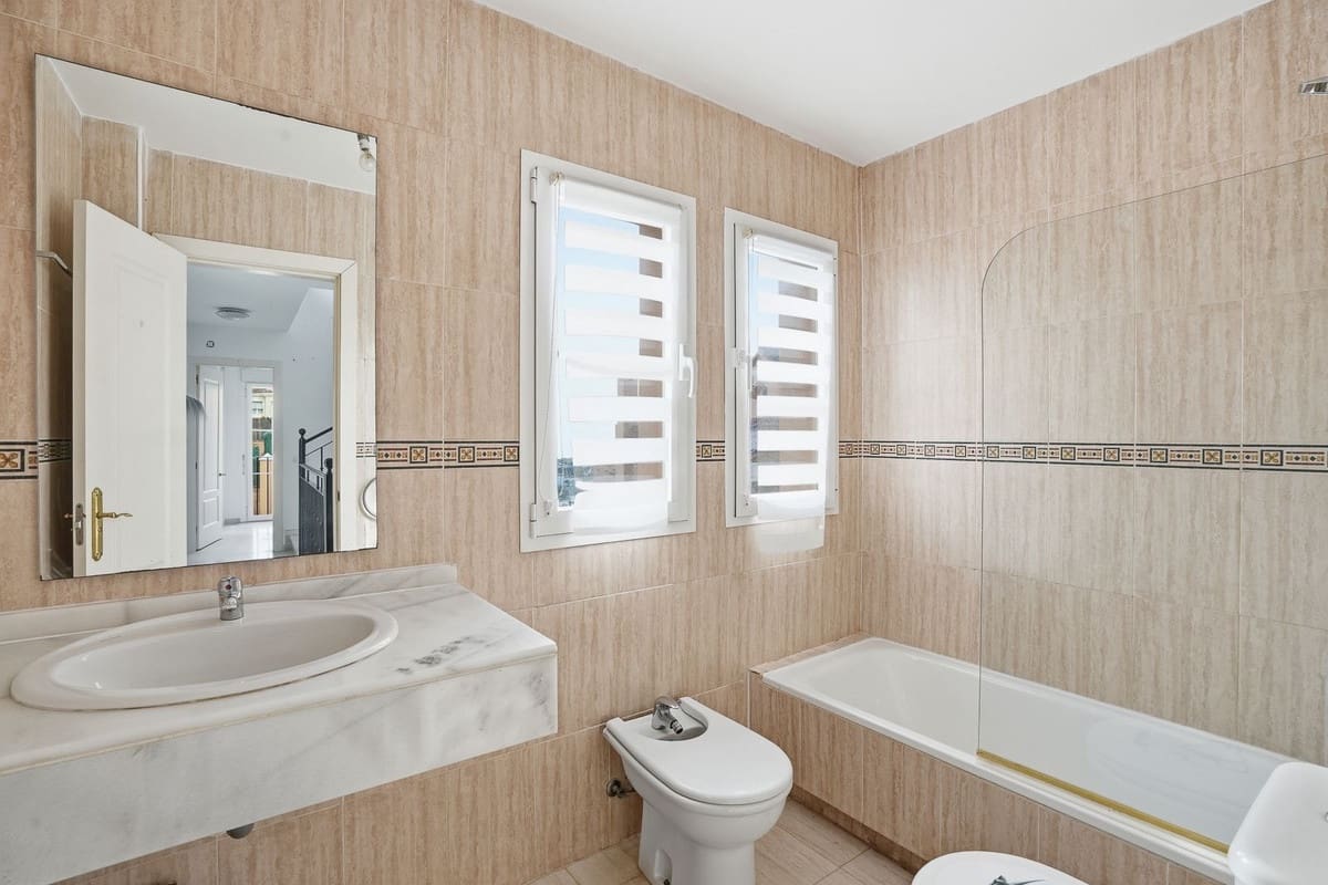 3 bedroom Semi-detached Villa for sale in Mijas Costa with pool garage - € 399,950 (Ref: 9699663)