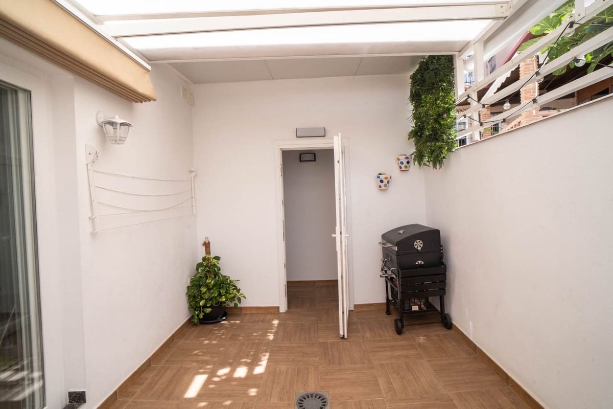 6 soveværelse Semi-Rækkehus til salg i Las Lagunas de Mijas med garage - € 485.000 (Ref: 9699670)