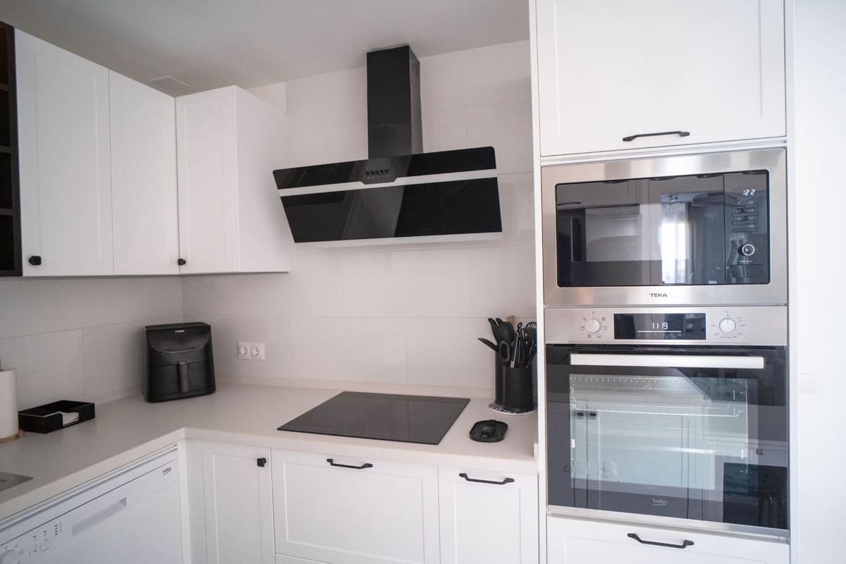 6 soveværelse Semi-Rækkehus til salg i Las Lagunas de Mijas med garage - € 485.000 (Ref: 9699670)