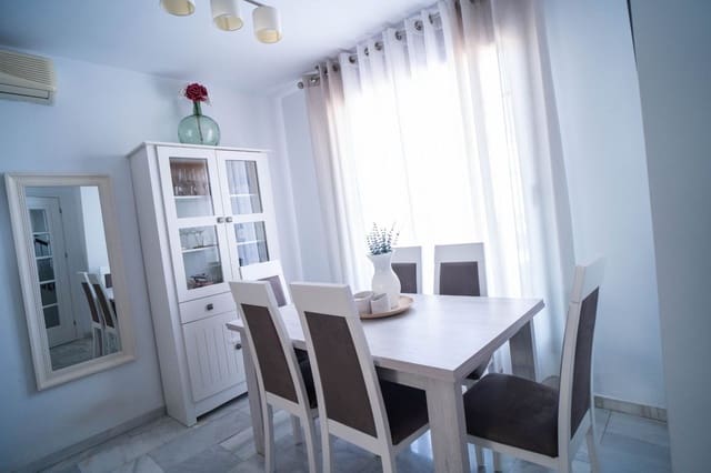 6 soveværelse Semi-Rækkehus til salg i Las Lagunas de Mijas, Mijas med garage - € 485.000 (Ref: 9699670)