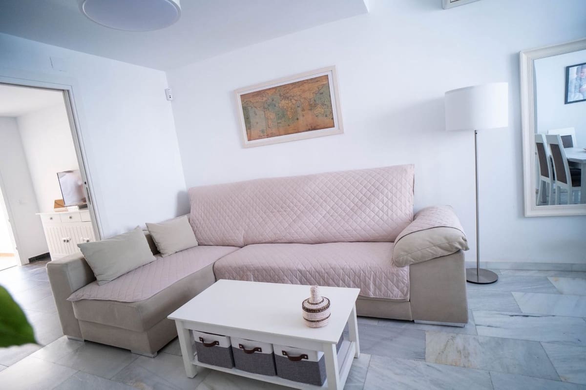 6 soveværelse Semi-Rækkehus til salg i Las Lagunas de Mijas med garage - € 485.000 (Ref: 9699670)