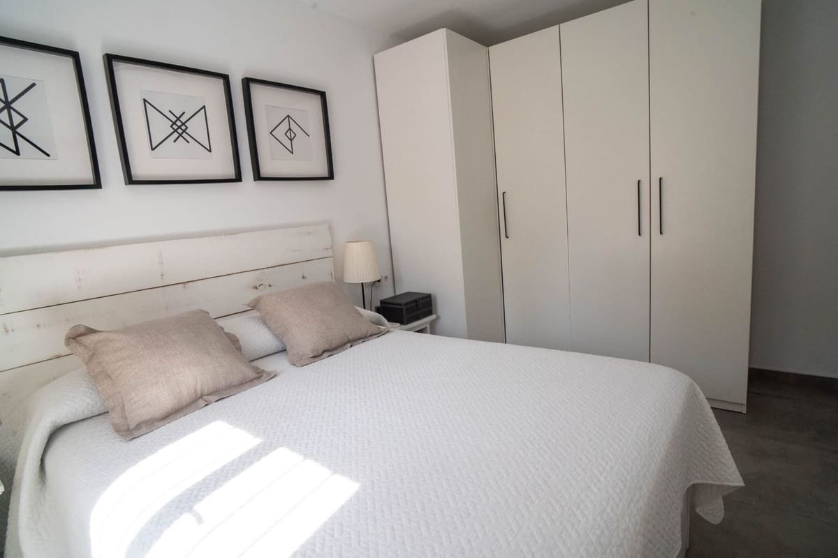 6 soveværelse Semi-Rækkehus til salg i Las Lagunas de Mijas med garage - € 485.000 (Ref: 9699670)