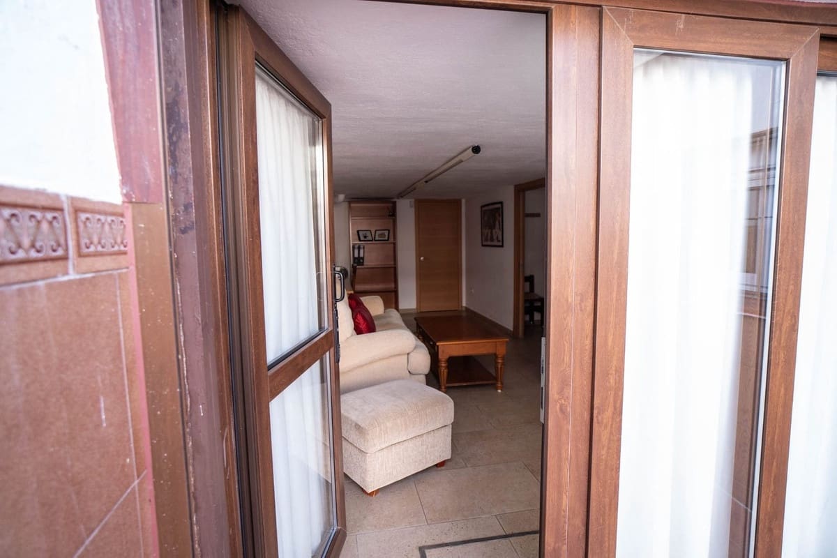 6 soveværelse Semi-Rækkehus til salg i Las Lagunas de Mijas med garage - € 485.000 (Ref: 9699670)