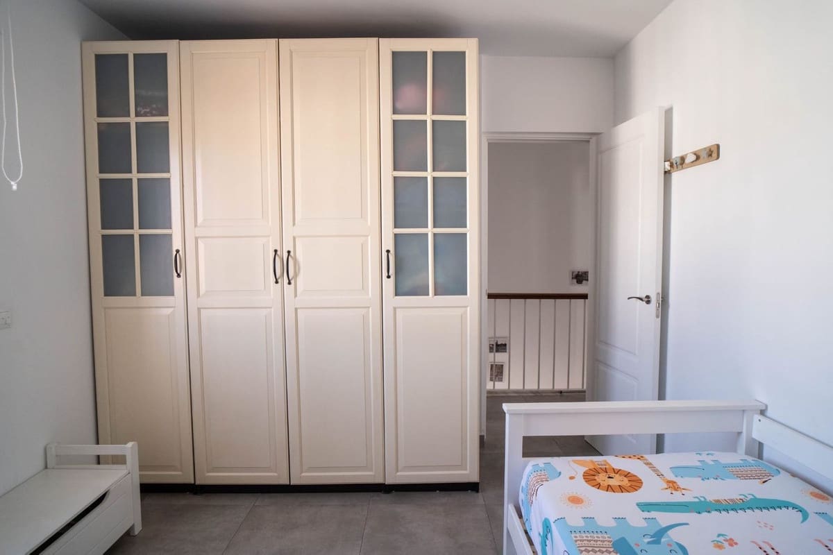 6 soveværelse Semi-Rækkehus til salg i Las Lagunas de Mijas med garage - € 485.000 (Ref: 9699670)