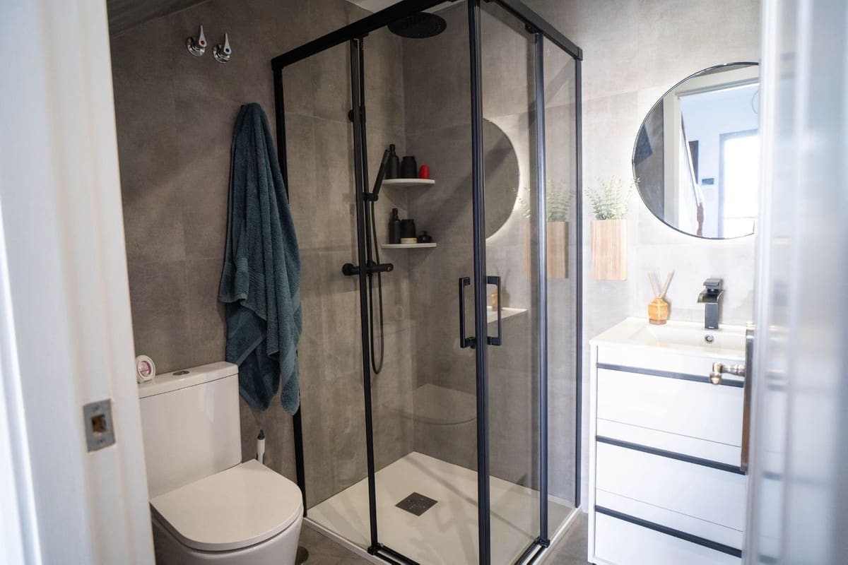 6 soveværelse Semi-Rækkehus til salg i Las Lagunas de Mijas med garage - € 485.000 (Ref: 9699670)