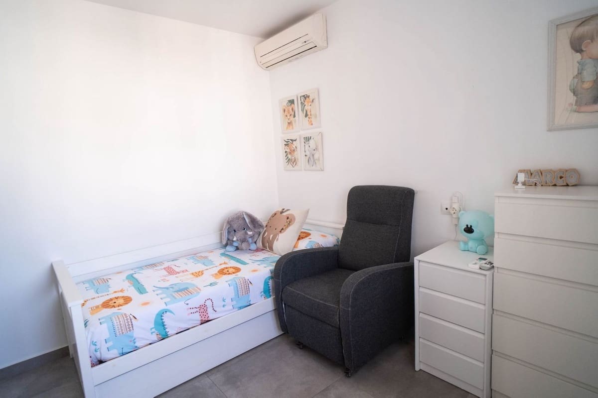 6 soveværelse Semi-Rækkehus til salg i Las Lagunas de Mijas med garage - € 485.000 (Ref: 9699670)