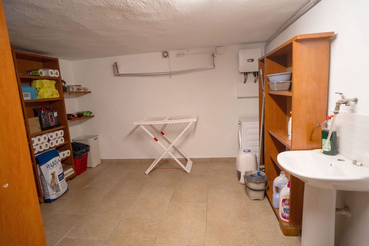 6 soveværelse Semi-Rækkehus til salg i Las Lagunas de Mijas med garage - € 485.000 (Ref: 9699670)