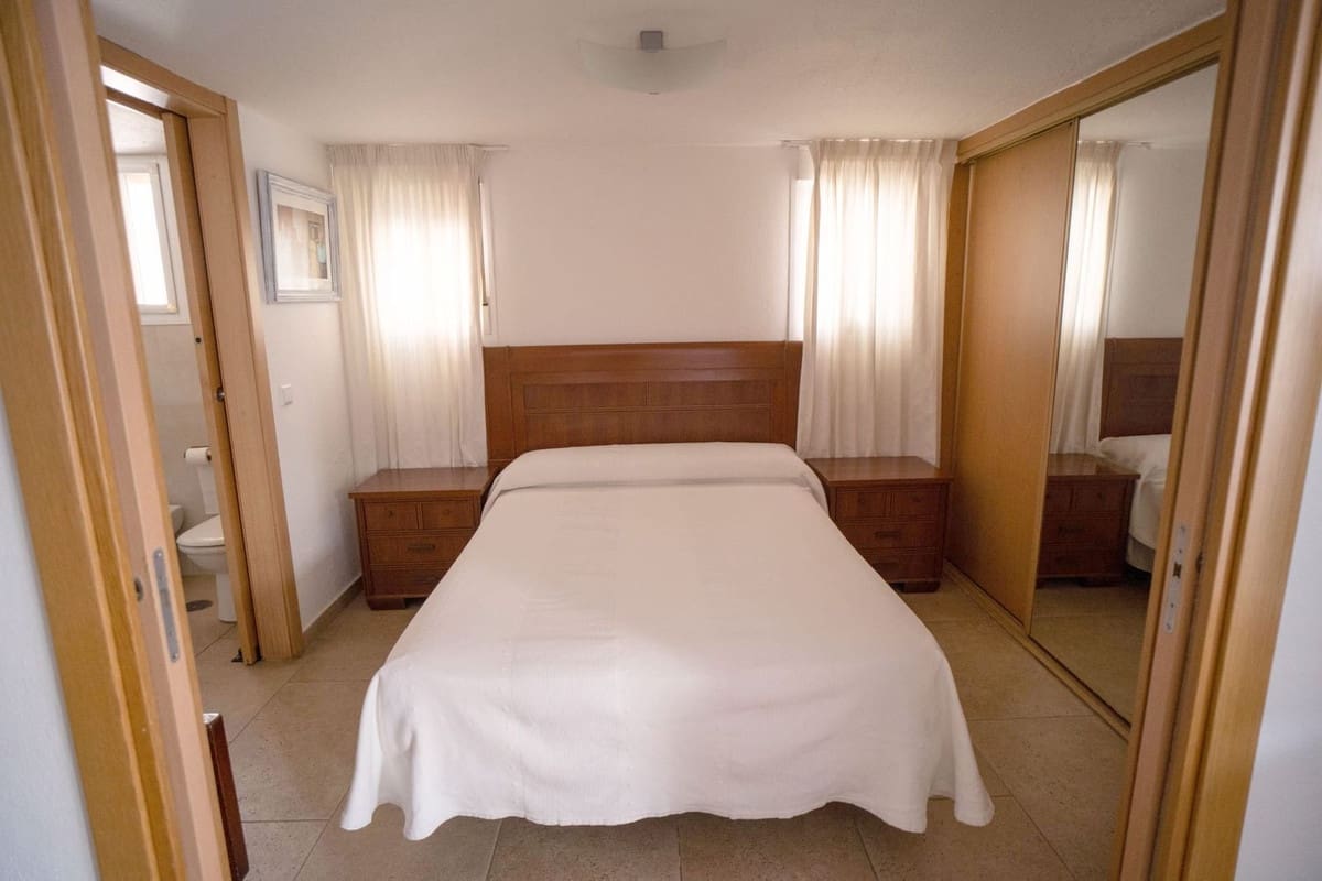 6 soveværelse Semi-Rækkehus til salg i Las Lagunas de Mijas med garage - € 485.000 (Ref: 9699670)