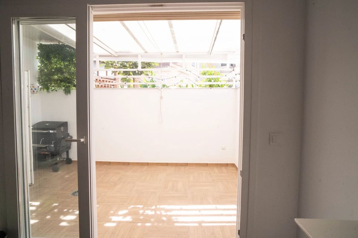 6 soveværelse Semi-Rækkehus til salg i Las Lagunas de Mijas med garage - € 485.000 (Ref: 9699670)