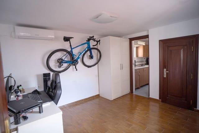 6 soveværelse Semi-Rækkehus til salg i Las Lagunas de Mijas, Mijas med garage - € 485.000 (Ref: 9699670)