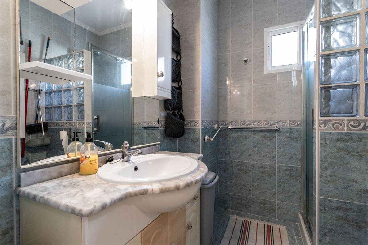 2 slaapkamer Appartement te koop in Benalmadena Costa met zwembad - € 269.000 (Ref: 9703238)