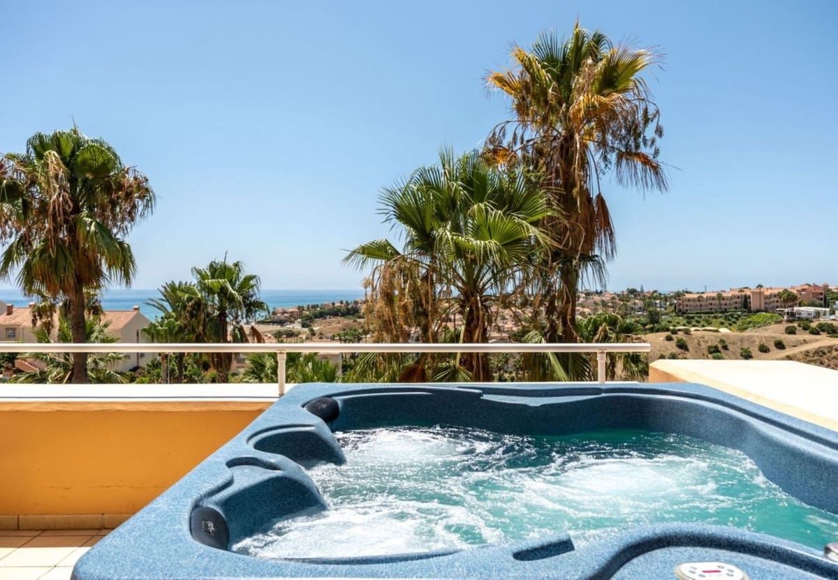 2 chambre Appartement à vendre à Mijas Costa avec piscine garage - 450 000 € (Ref: 9703275)