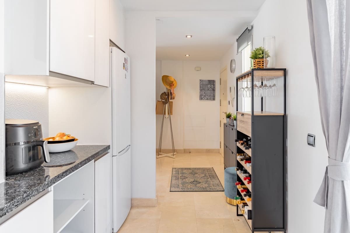 2 bedroom Apartment for sale in Mijas Costa with pool garage - € 575,000 (Ref: 9703316)