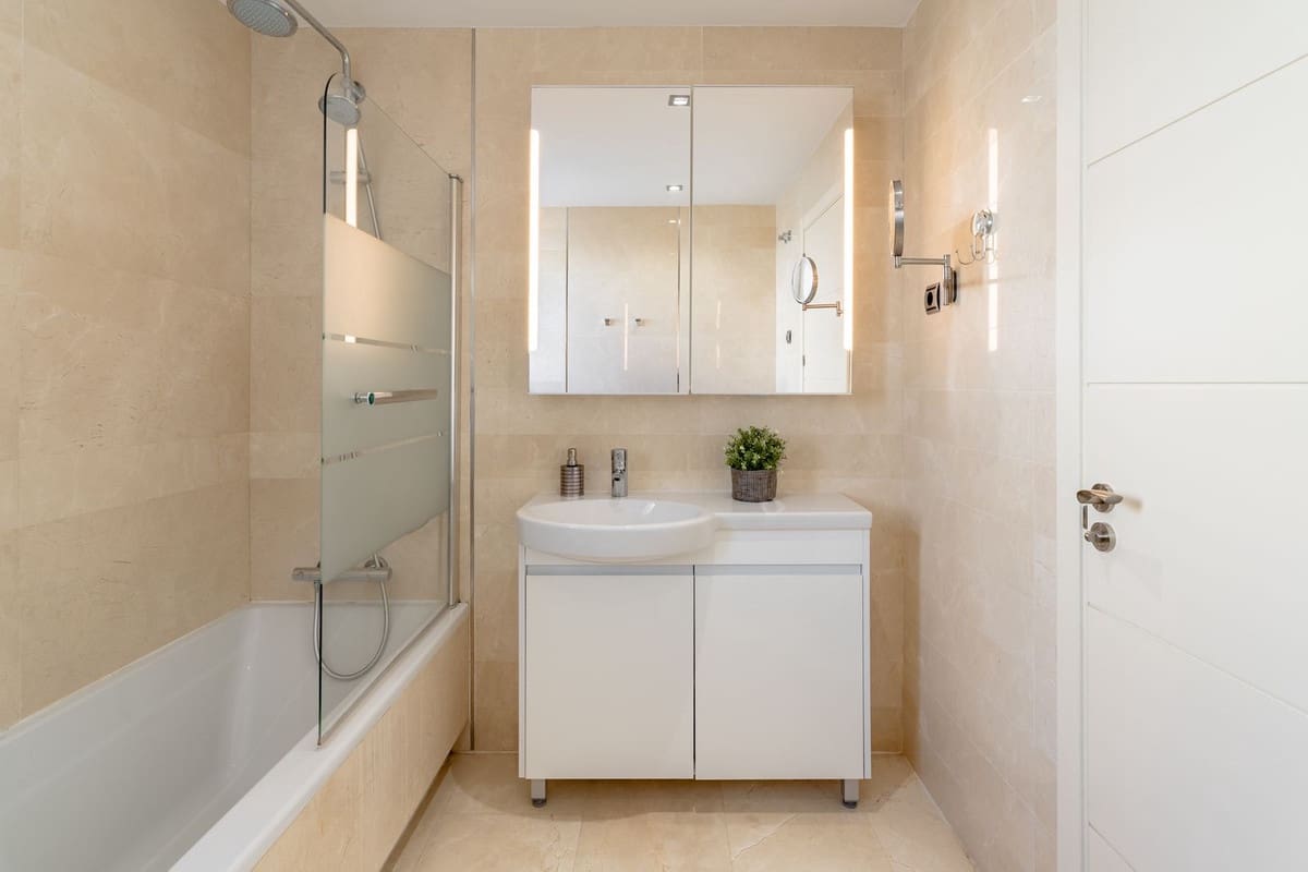 2 bedroom Apartment for sale in Mijas Costa with pool garage - € 575,000 (Ref: 9703316)