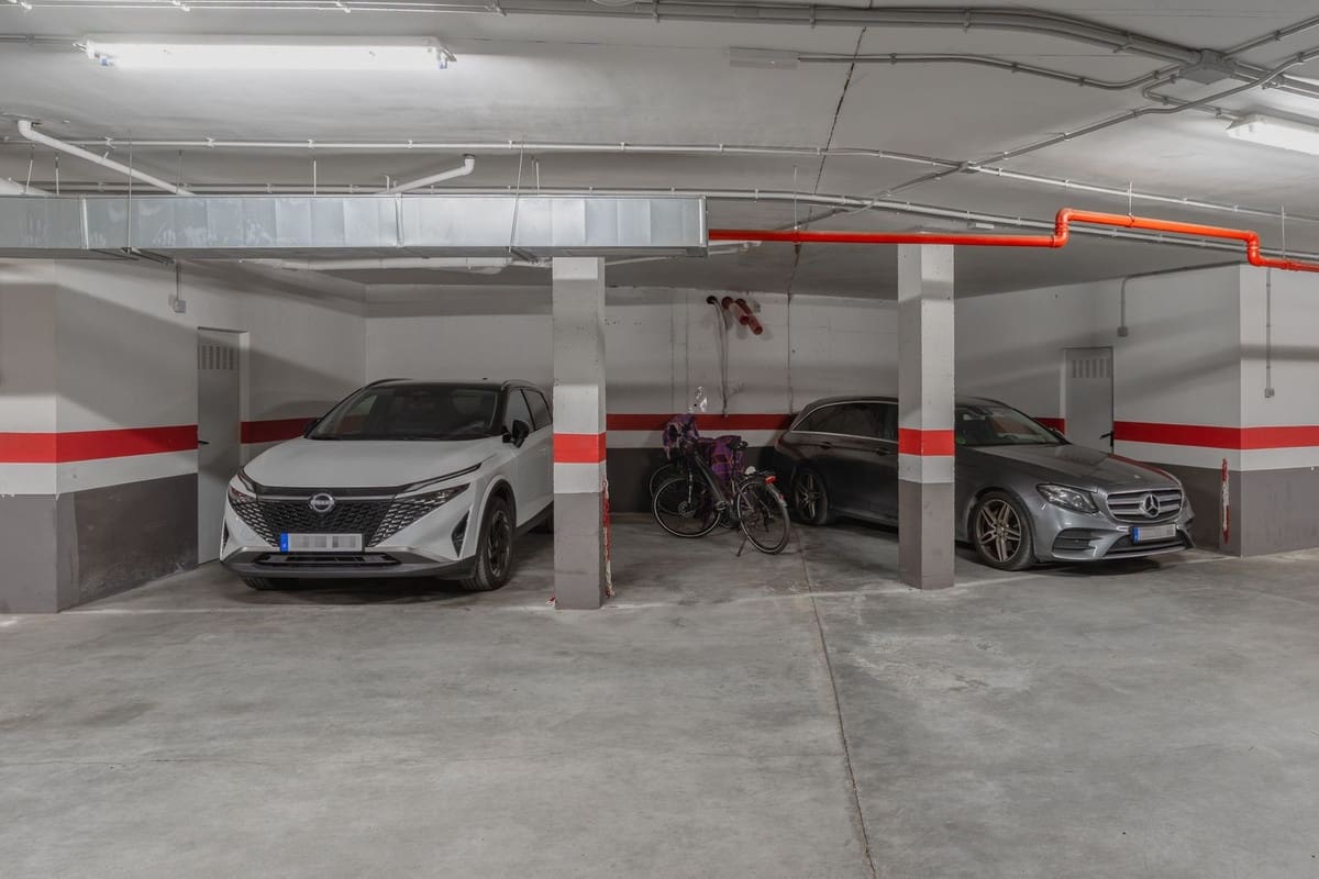 2 bedroom Apartment for sale in Mijas Costa with pool garage - € 575,000 (Ref: 9703316)