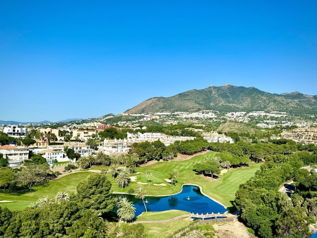 1 bedroom Penthouse for sale in Torrequebrada - € 355,000 (Ref: 9793387)