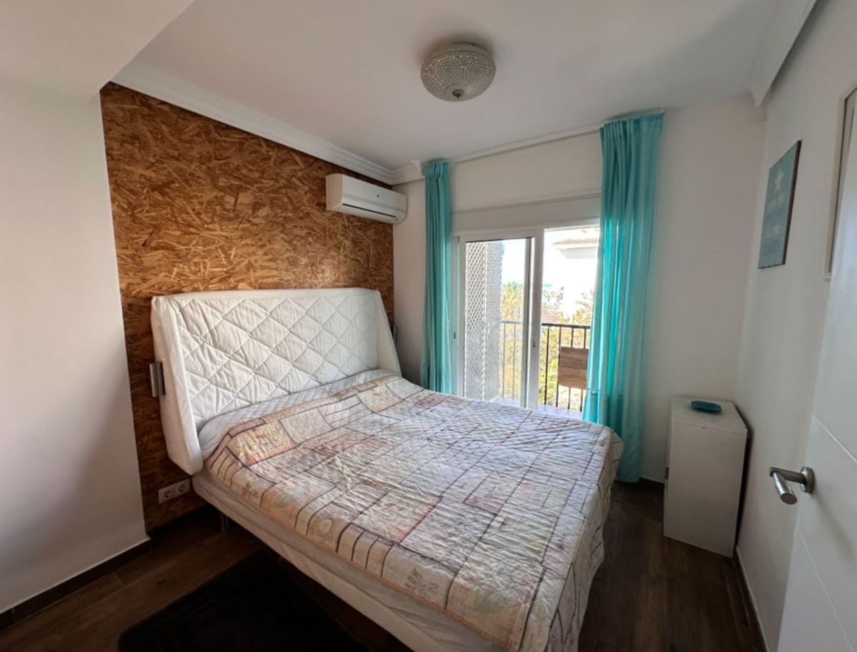 1 bedroom Apartment for sale in Calahonda with pool - € 239,000 (Ref: 9793391)