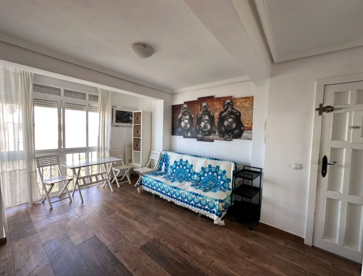 1 bedroom Apartment for sale in Calahonda with pool - € 239,000 (Ref: 9793391)