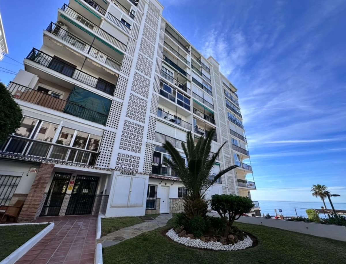 1 bedroom Apartment for sale in Calahonda with pool - € 239,000 (Ref: 9793391)