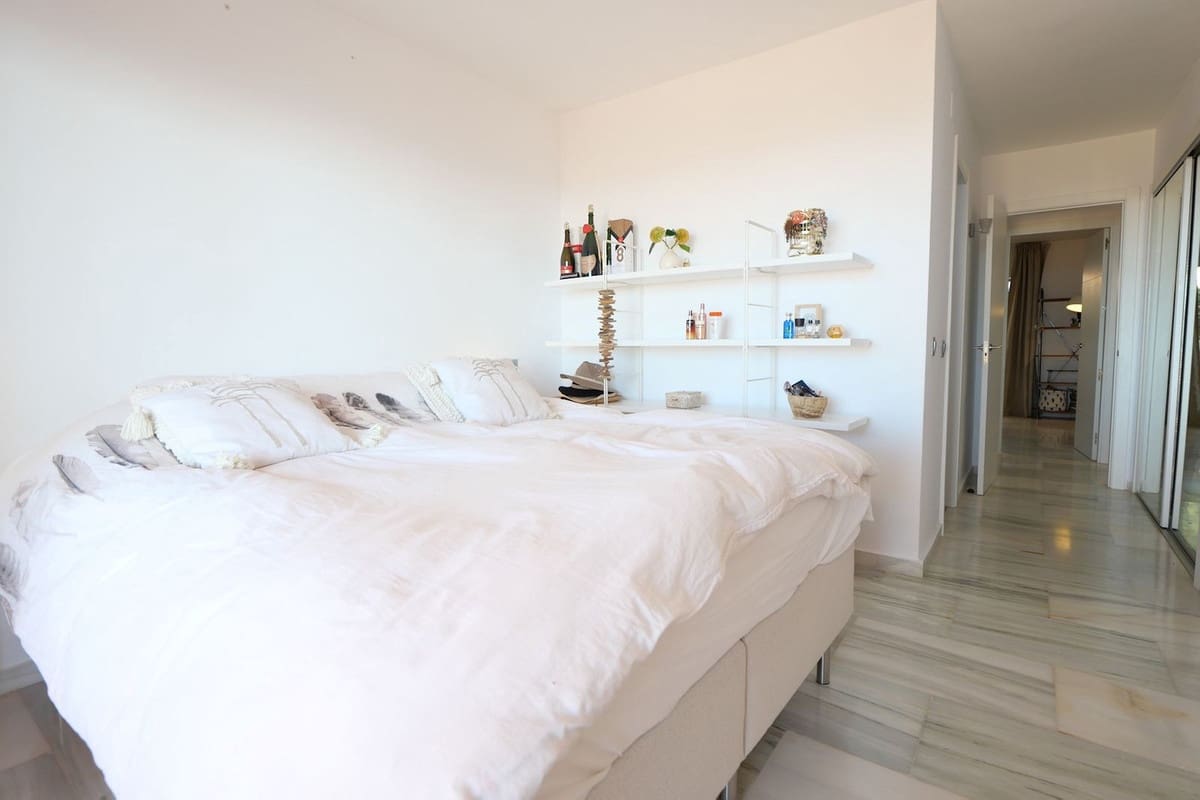 2 Zimmer Apartment zu verkaufen in Calahonda mit Pool Garage - 349.500 € (Ref: 9793394)