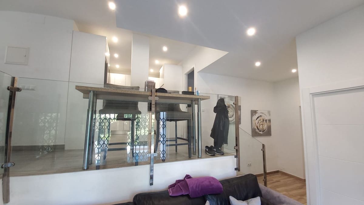 6 soveværelse Villa til salg i Mijas Costa med swimmingpool garage - € 749.000 (Ref: 9793414)