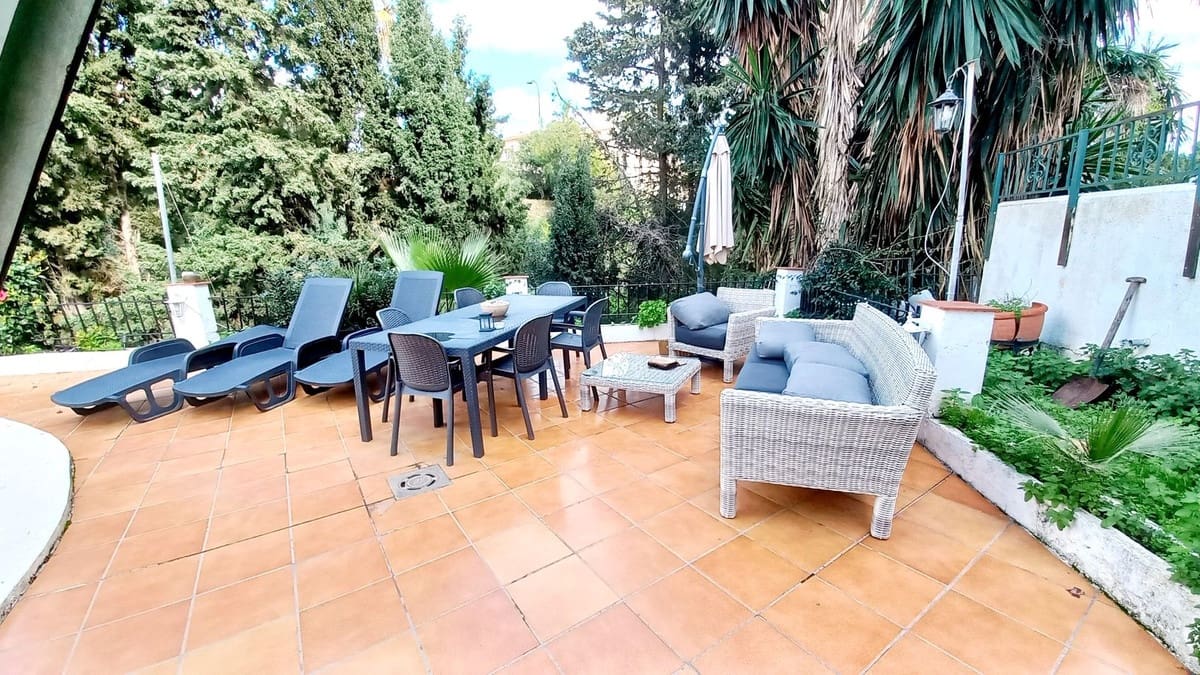 6 soveværelse Villa til salg i Mijas Costa med swimmingpool garage - € 749.000 (Ref: 9793414)