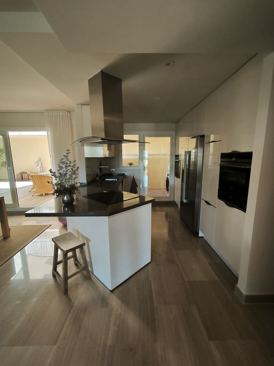 3 Zimmer Apartment zu verkaufen in Mijas Costa mit Pool Garage - 599.000 € (Ref: 9810440)